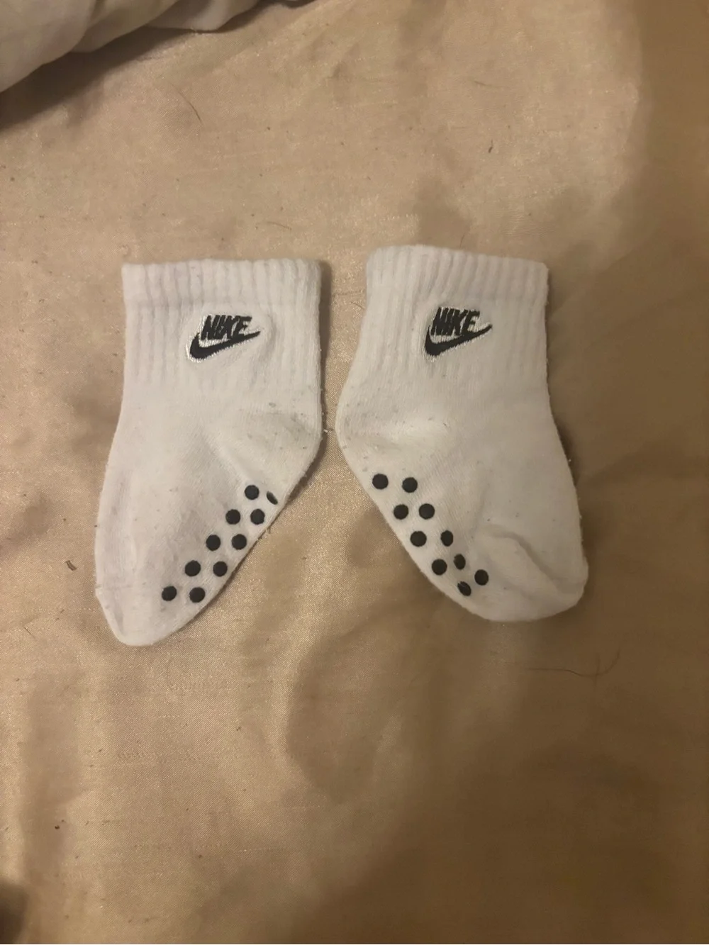 Nike White Kids Non-Slip Crew Socks - Set of 4